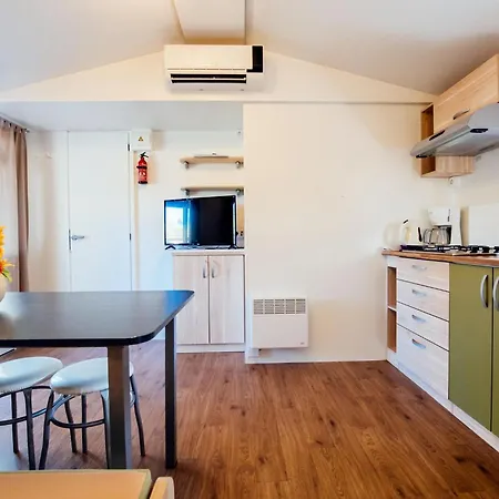 Mobile Homes In Zaton Holiday Resort, With Large Pool Area * Zaton (Zadar)
