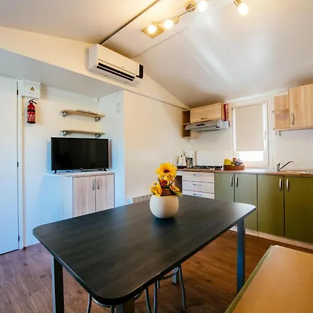 Mobile Homes In Zaton Holiday Resort, With Large Pool Area Zaton (Zadar)