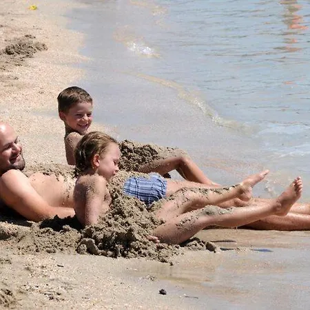 Mobile Homes In Zaton Holiday Resort, With Large Pool Area * Zaton (Zadar)