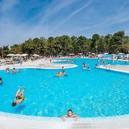 Ferienhaus Mobile Homes In Zaton Holiday Resort, With Large Pool Area