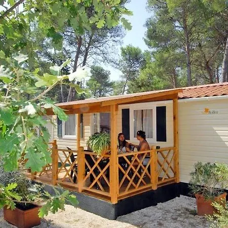Mobile Homes In Zaton Holiday Resort, With Large Pool Area Casa de Férias