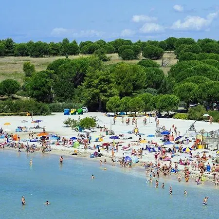 Casa de Férias Mobile Homes In Zaton Holiday Resort, With Large Pool Area