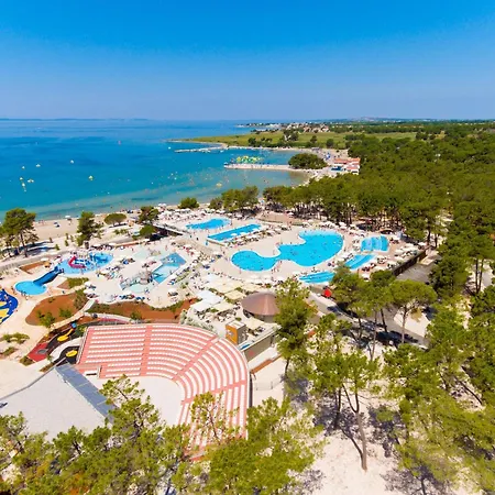 Mobile Homes In Zaton Holiday Resort, With Large Pool Area Casa de Férias Zaton (Zadar)